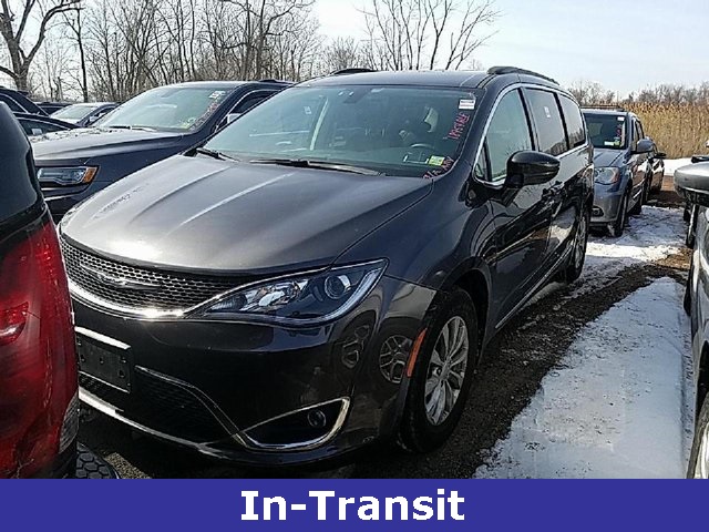 Certified Pre Owned 2017 Chrysler Pacifica Touring L 4d Penger Certified Pre Owned 2017 Chrysler Pacifica Touring L